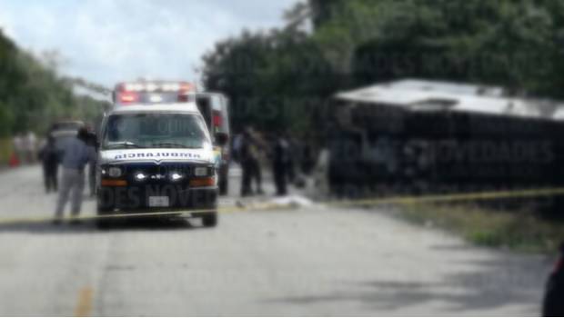 Mueren 11 turistas por volcadura de camión en Quintana Roo. Noticias en tiempo real