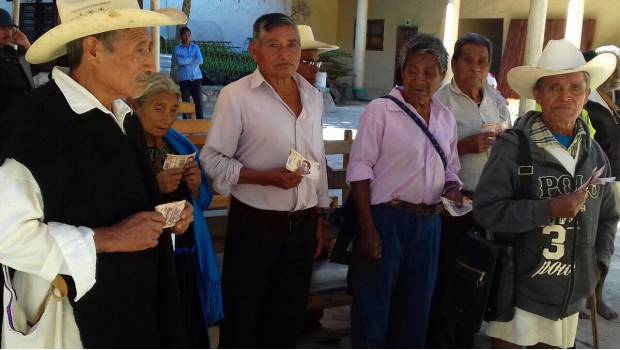 Entregan apoyos a adultos mayores de Chenalhó y Chalchihuitlán. Noticias en tiempo real