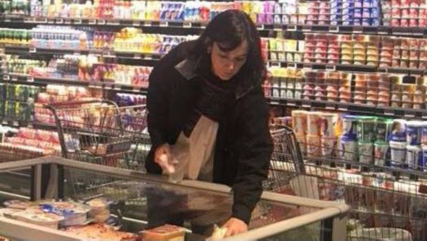 López-Dóriga comparte foto de Juana Cuevas en supermercado. Noticias en tiempo real