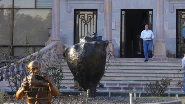 Visita Meade escultura de su abuelo en museo de Zacatecas. Noticias en tiempo real