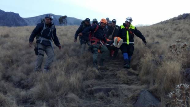 Cae niño 30 metros en Nevado de Toluca. Noticias en tiempo real