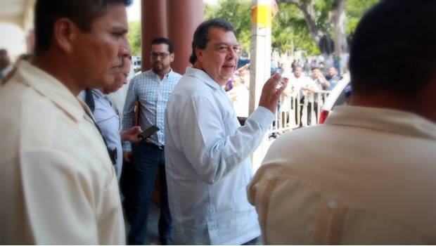 Confirma Ángel Aguirre retiro como precandidato a diputación federal. Noticias en tiempo real