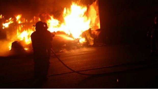 Se incendia tráiler tras choque en la México-Puebla. Noticias en tiempo real