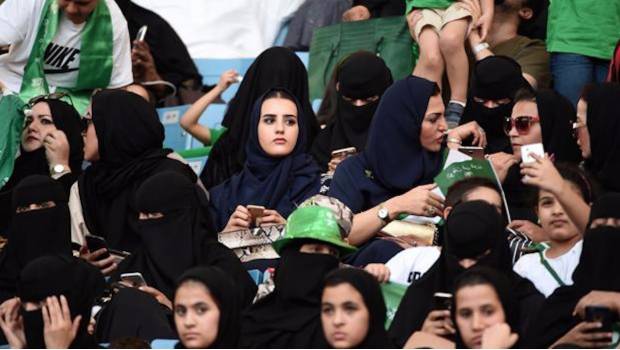 Mujeres de Arabia Saudita podrán ingresar a los estadios de futbol por primera vez. Noticias en tiempo real