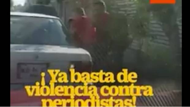 Presuntos funcionarios golpean a reporteros en Tabasco (VIDEO). Noticias en tiempo real