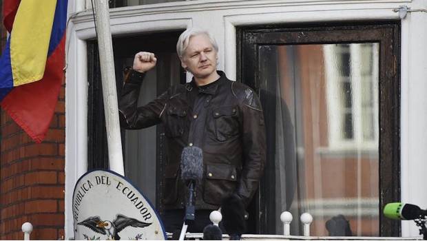 Ecuador le concede la nacionalidad a Julian Assange