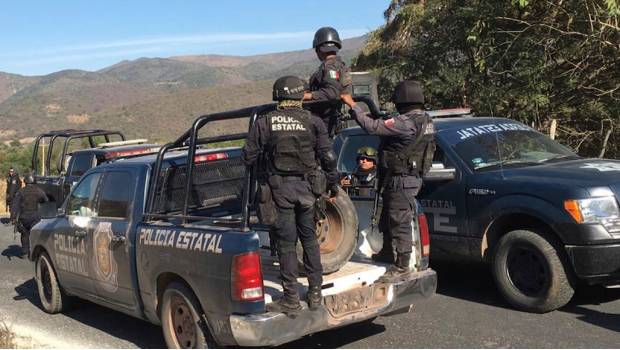 Trasladan a 25 policías comunitarios a Cereso por enfrentamiento en Guerrero. Noticias en tiempo real
