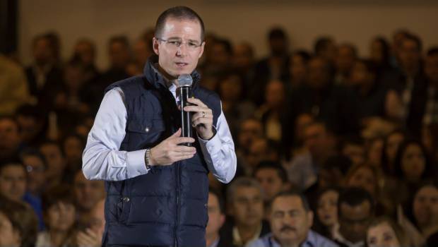 AMLO lidera preferencias rumbo a comicios: encuesta AMLO lidera preferencias rumbo a comicios: encuesta
