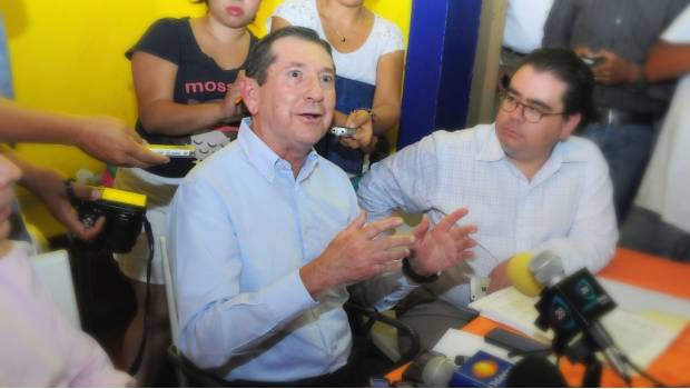 Zeferino Torreblanca, ex gobernador de Guerrero, externa apoyo a AMLO. Noticias en tiempo real