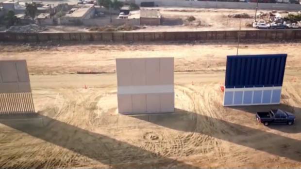 Hacen "turismo" con prototipos de muro fronterizo en Tijuana. Noticias en tiempo real