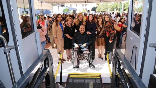 Entregan camiones para personas con discapacidad en Sonora. Noticias en tiempo real