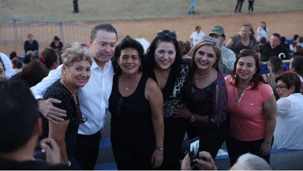 Corona Quirino Ordaz a la reina del Carnaval de Mazatlán. Noticias en tiempo real