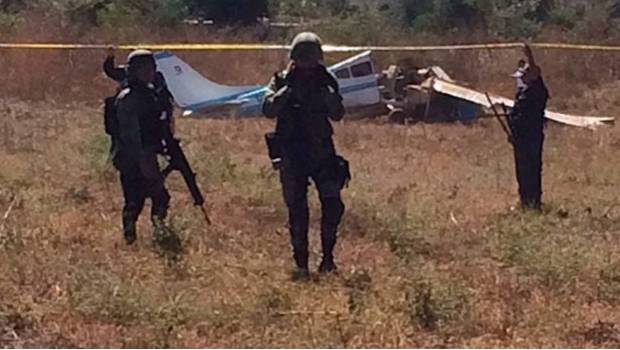 Fallecen 2 personas tras desplome de avioneta en Culiacán. Noticias en tiempo real