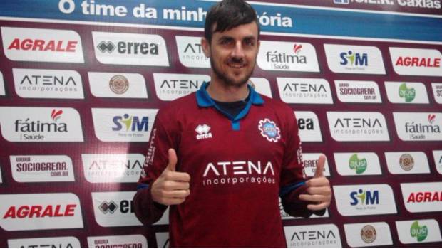 Exjugador del Chapecoense falleció durante un entrenamiento en Brasil Exjugador del Chapecoense falleció durante un entrenamiento en Brasil
