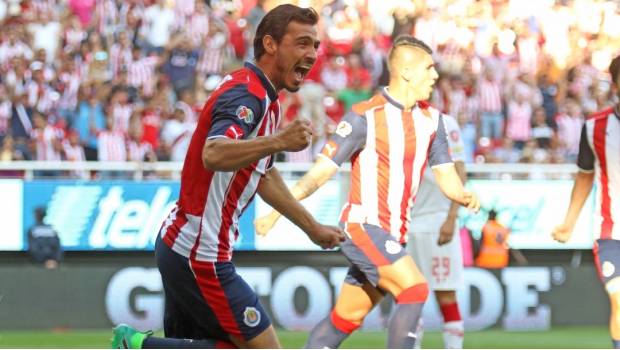 Agónico empate de Chivas en Querétaro