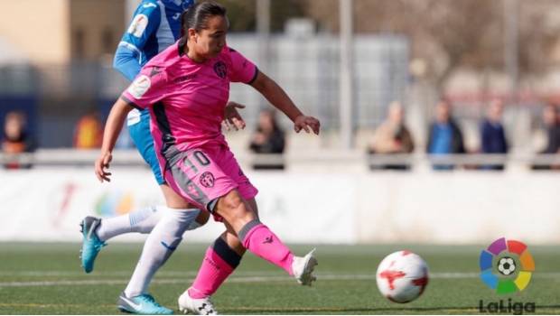 Charlyn Corral se lució con un póker en la goleada del Levante