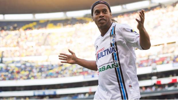 Ronaldinho recuerda uno de los goles con el que puso de pie al Estadio Azteca. Noticias en tiempo real