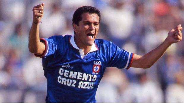 Carlos Hermosillo asegura que Cruz Azul contrata “jugadores de segunda”. Noticias en tiempo real