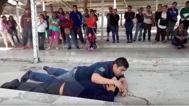 Dan capacitan a docentes de Guerrero para protegerse de balaceras. Noticias en tiempo real