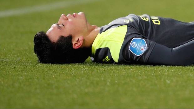 El PSV apeló el castigo a Lozano y la Eredivisie lo aumentó El PSV apeló el castigo a Lozano y la Eredivisie lo aumentó