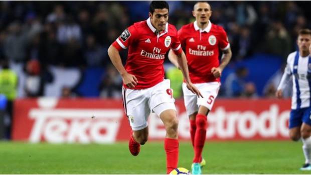 ¡Jonás 'ratero'! le quita gol a Jiménez en triunfo del Benfica