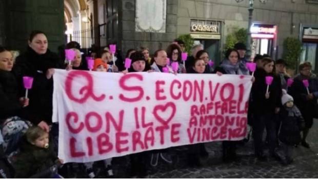 Se manifiestan en Nápoles por italianos desaparecidos en Jalisco. Noticias en tiempo real