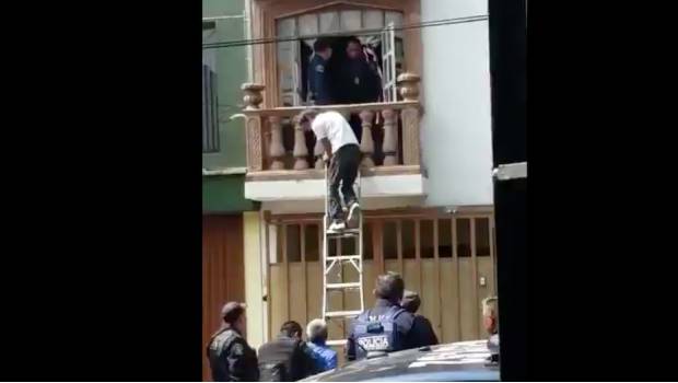 Sorprenden a 2 sujetos cuando robaban casa en Coyoacán (VIDEO). Noticias en tiempo real
