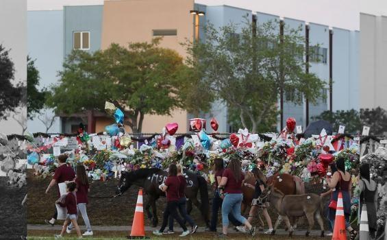 Después del tiroteo en secundaria de Florida, alumnos vuelven a clases. Noticias en tiempo real