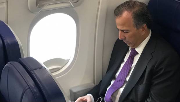 Meade y Zepeda coinciden en vuelo, difieren en clase
