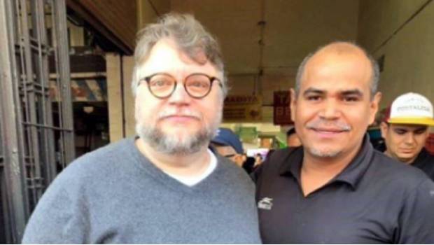 Del Toro se echa un menudo en el Mercado de Santa Tere. Noticias en tiempo real
