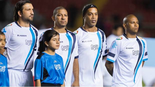 Partido de Ronaldinho en Veracruz sigue causando problemas; jugadores acusan fraude. Noticias en tiempo real