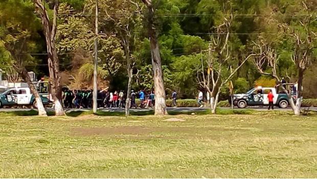 Pobladores retienen a elementos de la Fuerza Civil en Nogales