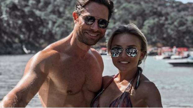 Sebastián Rulli le da una probadita a Angelique Boyer Sebastián Rulli le da una probadita a Angelique Boyer