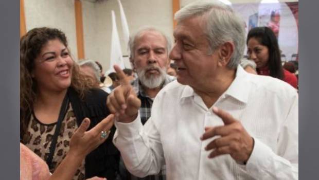 La idea es que por una extraña y poderosa razón el destino de los grandes líderes acaba ajustándose a las profecías que los persiguen toda la vida