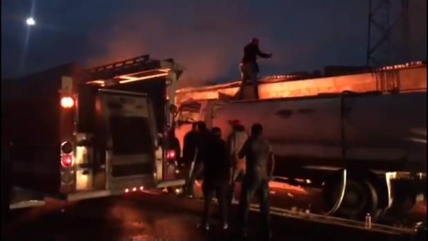 Se incendia fábrica de Colchones en Ocoyoacac