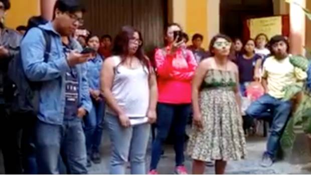 A paro indefinido por despido de maestra en la Autónoma de Puebla (VIDEO). Noticias en tiempo real