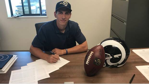 OFICIAL: Los Ángeles Rams contratan al quarterback mexicano Luis Pérez. Noticias en tiempo real
