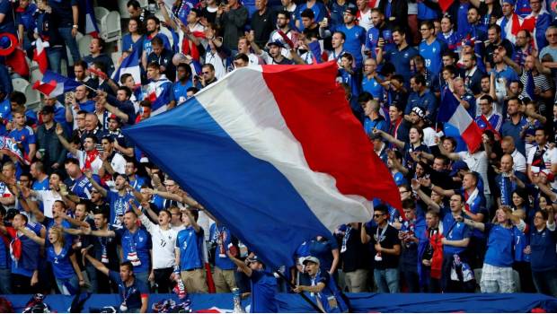Uno de cada cuatro franceses utiliza insultos homófobos cuando ve el fútbol. Noticias en tiempo real