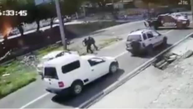 Sujetos arrollan a 2 policías durante persecución en Morelos (VIDEO). Noticias en tiempo real