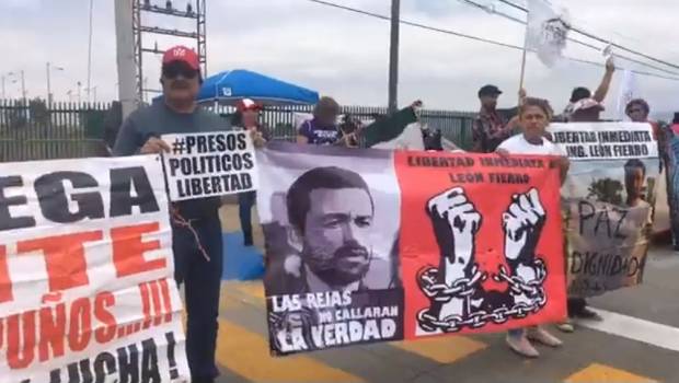 Se manifiestan activistas de Mexicali Resiste en inmediaciones del segundo debate. Noticias en tiempo real