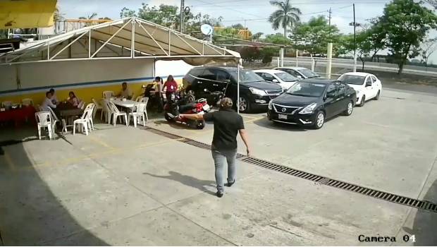 Detienen a 2 tras asaltar a feligreses en iglesia de Tabasco (VIDEO). Noticias en tiempo real