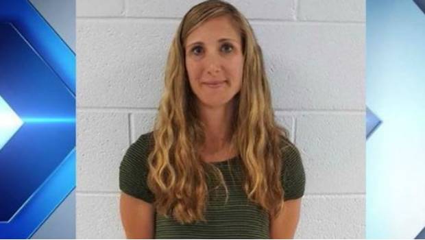 Detenida una profesora de biología por dar 'clases prácticas' a un alumno Detenida una profesora de biología por dar 'clases prácticas' a un alumno