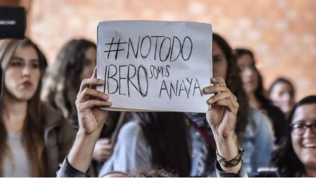 Estudiantes de la Ibero se enfrentan en pro y contra de Anaya. Noticias en tiempo real