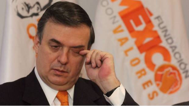 Marcelo Ebrard cae en la broma de actores porno convertidos en estudiantes y estos usuarios en redes capturaron el momento