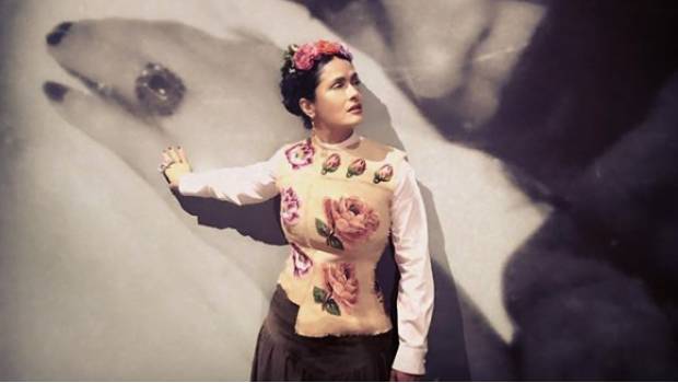 Salma Hayek vuelve a personificar a Frida Kahlo después de 15 años. Noticias en tiempo real