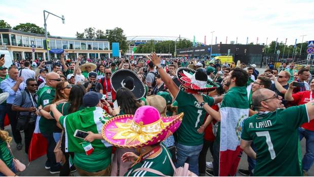 Mexicanos piden disculpas en consulado por quema de bandera alemana. Noticias en tiempo real