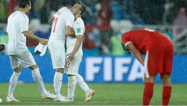 Suiza vence a Serbia con gol de último minuto y aprieta el Grupo E (VIDEO). Noticias en tiempo real
