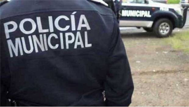 Se enfrentan policías municipales y estatales para impedir detención de mando en Michoacán. Noticias en tiempo real