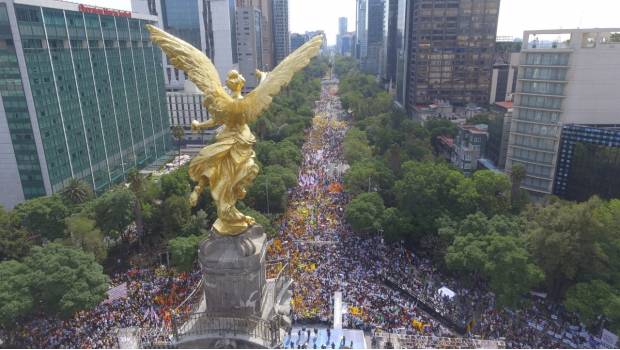 Anaya cierra campaña en el Ángel de la Independencia ante 180 mil personas. Noticias en tiempo real