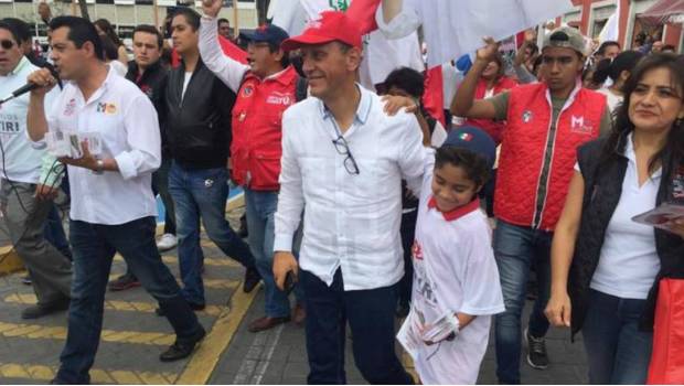 Balean casa de candidato priista en Puebla. Noticias en tiempo real